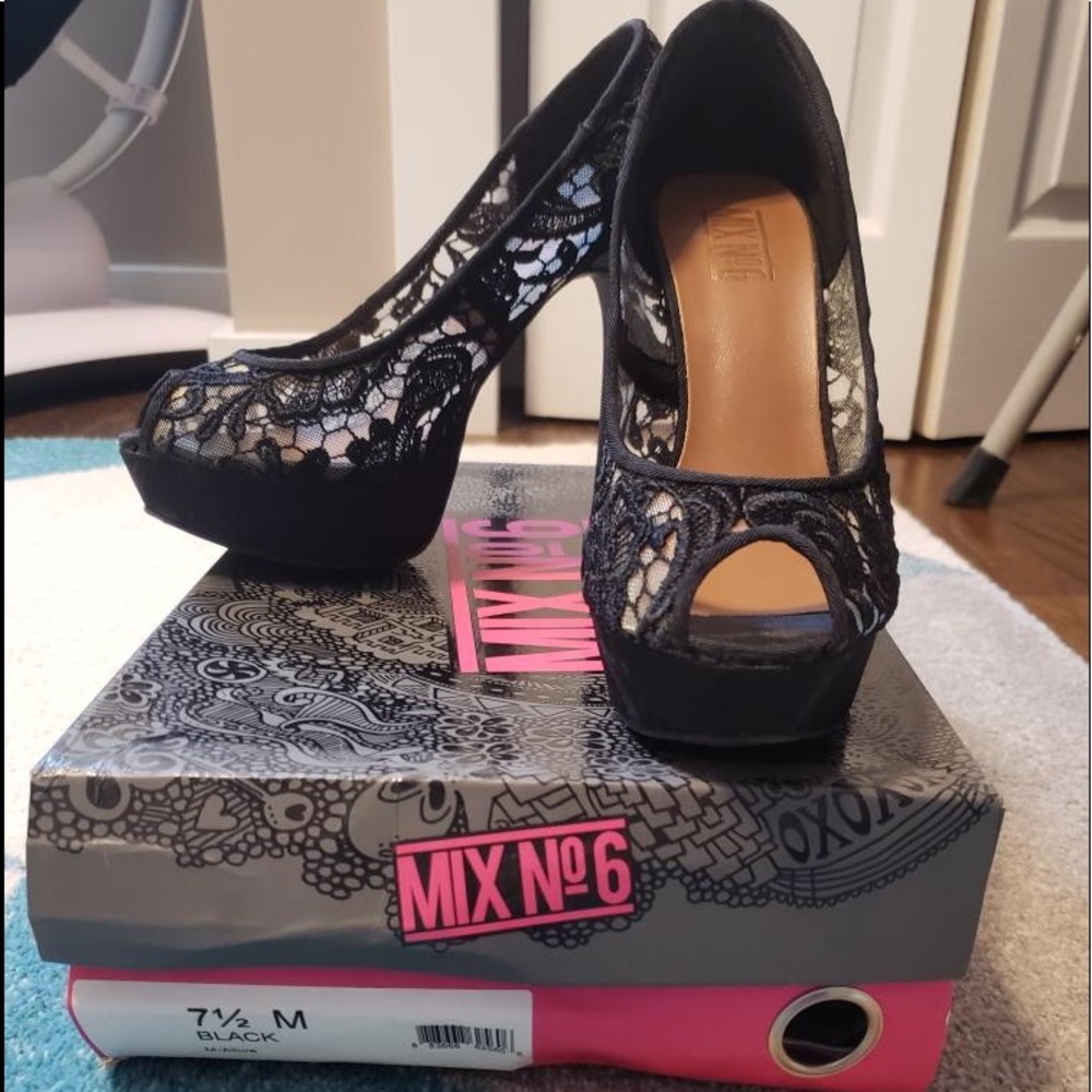 Mix no. 6 black lace beaded heels platform size7.5